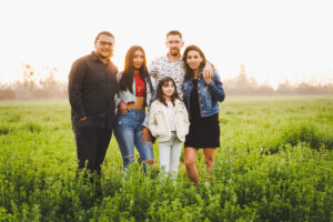 Familia en un campo